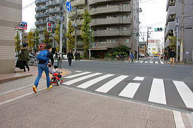 中原街道を渡って左へ