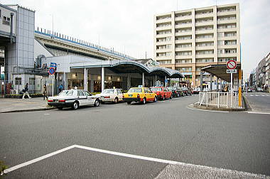 JR根岸駅前