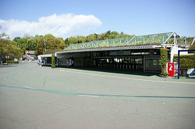 西武球場前駅