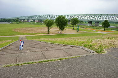 利根川河川敷