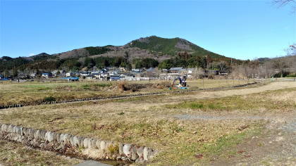 巾着田より日和田山を望む