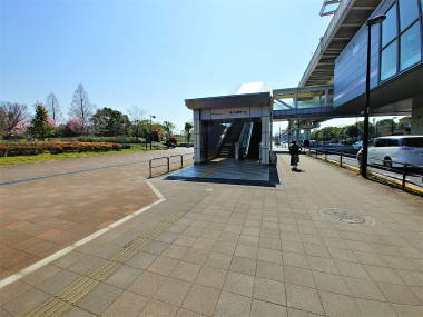 舎人公園駅