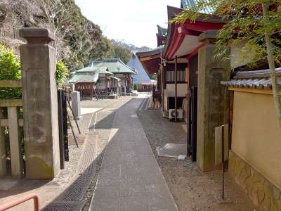 大坊本行寺の境内へ