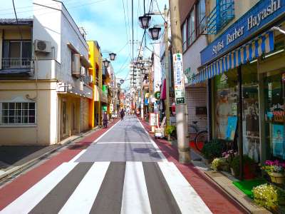 商店街を歩く