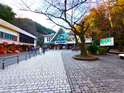 ケーブルカー清滝駅前