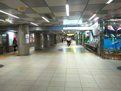 大江戸線都庁前駅地下通路